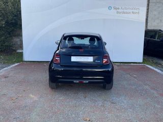 33110 : Hyundai Bordeaux Nord Le Bouscat - Sipa Automobiles - FIAT 500e BERLINE MY22 SERIE 1 STEP 1 (RED) - 500 III - Noir - Automate à fonct. Continu - Courant électrique
