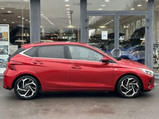 57100 : Hyundai Thionville - Théobald Automobiles - HYUNDAI i20 - i20 - Dragon Red Métal - Traction - Essence/Micro-Hybride