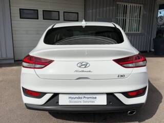 21000 : Hyundai Dijon - Privilège Automobiles - HYUNDAI i30 FASTBACK Creative - i30 III - BLANC - Boîte séquentielle - Essence sans plomb
