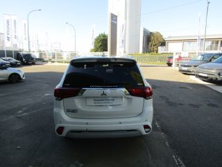 91100 : Hyundai Corbeil-Essonnes - CAP Fournier - MITSUBISHI OUTLANDER PHEV Business - OUTLANDER III - Blanc - Automate à fonct. Continu - Essence / Courant électrique