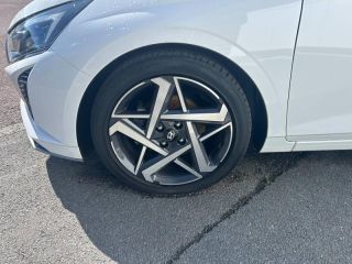 14100 : Hyundai Lisieux - Trajectoire Automobiles - HYUNDAI i20 - i20 - Atlas White - Traction - Essence