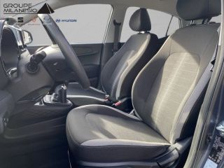 13300 : Hyundai Salon de Provence - Cap Milanesio - HYUNDAI i10 Intuitive - i10 III - AURORA GREY - Boîte manuelle - Essence sans plomb