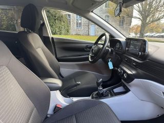 62360 : Hyundai Boulogne-sur-Mer - Garage Du Château - HYUNDAI i20 Intuitive - i20 III - Blanc - Boîte manuelle - Essence sans plomb