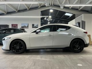 29000 : Hyundai Quimper - Iroise Automobiles - MAZDA Mazda 3 - Mazda 3 - Ceramic White Métallisé - Traction - Essence/Micro-Hybride