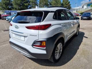 87280 : Hyundai Limoges - Motors Cars - HYUNDAI Kona - Kona - Chalk White Métal - Traction - Essence