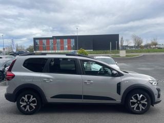 64100 : Hyundai Bayonne - Oceanic Auto - DACIA Jogger - Jogger - Gris Comète métallisé - Traction - Essence