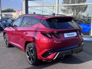 57200 : Hyundai Sarreguemines - Theobald Automobiles - HYUNDAI Tucson - Tucson - Ultimate Red Métal - Traction - Hybride : Essence/Electrique