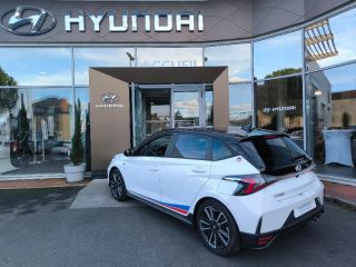 19100 : Hyundai Brive-la-Gaillarde - Garage Pouget - HYUNDAI i20 - i20 - Blanc - Traction - Essence/Micro-Hybride