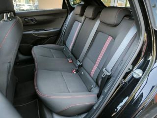 19100 : Hyundai Brive-la-Gaillarde - Garage Pouget - HYUNDAI i20 - i20 - Phantom Black Métal - Traction - Essence/Micro-Hybride