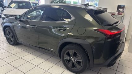 95500 : Hyundai Gonesse - ABVV - LEXUS UX Luxe - UX - Vert - Automate à fonct. Continu - Essence / Courant électrique