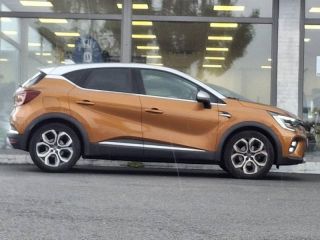 57200 : Hyundai Sarreguemines - Theobald Automobiles - RENAULT Captur - Captur - Orange Atacama/Noir Etoile - Traction - Essence