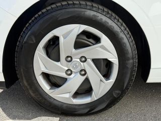 14100 : Hyundai Lisieux - Trajectoire Automobiles - HYUNDAI i20 - i20 - Sleek Silver Métal - Traction - Essence
