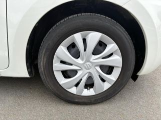 14400 : Hyundai Bayeux - Trajectoire Automobiles - SUZUKI Swift - Swift - Pure White Pearl métallisé - Traction - Essence/Micro-Hybride