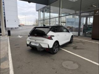 45000 : Hyundai Orléans Motors - HYUNDAI i20 - i20 - Atlas White/Toit+rétros Black - Traction - Essence