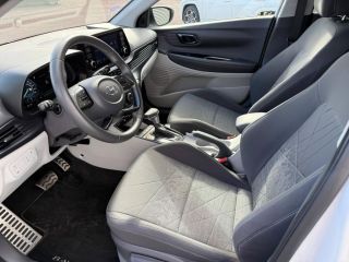 14100 : Hyundai Lisieux - Trajectoire Automobiles - HYUNDAI Bayon - Bayon - Atlas White - Traction - Essence/Micro-Hybride