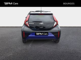 18230 : Hyundai Bourges - ELLIPSE Automobiles - TOYOTA Aygo X - Aygo X - Bi-Ton Bleu Genièvre métal/Toit noir - Traction - Essence