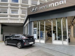 75013 : Hyundai Paris 13 - Bayard Automobiles - HYUNDAI Ioniq - Ioniq - Phantom black - Traction - Hybride : Essence/Electrique