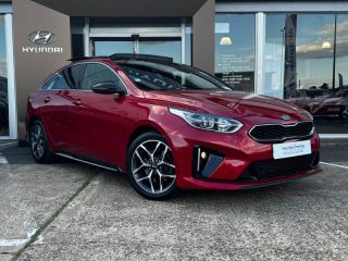 72100 : Hyundai Le Mans - GCH LE MANS - KIA ProCeed - ProCeed - Rouge Rubis métallisé - Traction - Essence