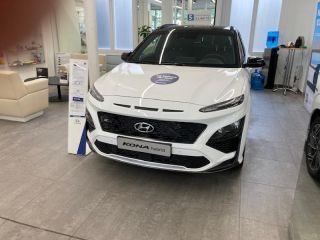 75013 : Hyundai Paris 13 - Bayard Automobiles - HYUNDAI Kona - Kona - Atlas White/Toit/rétros Black - Traction - Essence/Micro-Hybride