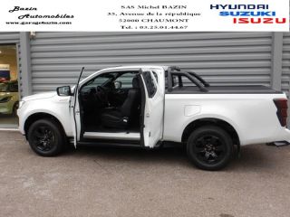 52000 : Hyundai Chaumont - Garage Michel Bazin - ISUZU D-Max - D-Max - Dolomite White Pearl métal - Transmission intégrale enclenc - Diesel