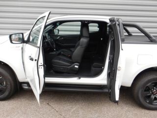 52000 : Hyundai Chaumont - Garage Michel Bazin - ISUZU D-Max - D-Max - Dolomite White Pearl métal - Transmission intégrale enclenc - Diesel