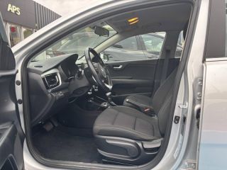 89100 : Hyundai Sens - APS - KIA Rio - Rio - Blanc Céleste - Traction - Essence