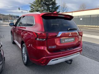 38200 : Hyundai Vienne - Groupe Central Autos - MITSUBISHI OUTLANDER PHEV Intense - OUTLANDER III - Rouge - Automate à fonct. Continu - Essence / Courant électrique