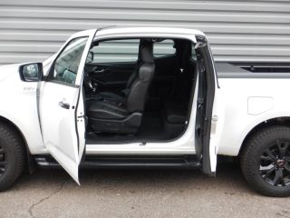 52000 : Hyundai Chaumont - Garage Michel Bazin - ISUZU D-Max - D-Max - Dolomite White nacré - Transmission intégrale enclenc - Diesel