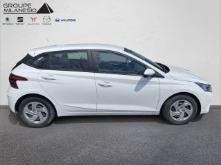 13300 : Hyundai Salon de Provence - Cap Milanesio - HYUNDAI i20 Initia - i20 III - ATLAS WHITE - Boîte manuelle - Essence sans plomb