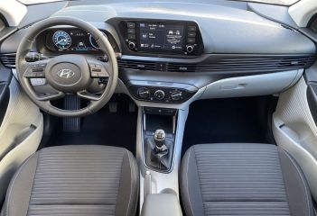 13200 : HYUNDAI Arles - Lexa Automobile - HYUNDAI i20 Intuitive - i20 III - Blanc - Boîte manuelle - Essence sans plomb