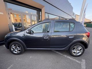 95100 : Hyundai Argenteuil - BNA - DACIA Sandero - Sandero - Gris Comète - Traction - Diesel