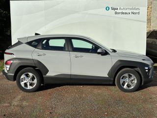 33110 : Hyundai Bordeaux Nord Le Bouscat - Sipa Automobiles - HYUNDAI KONA Intuitive - KONA (02/2023) - CYBER GRAY. - Automate sequentiel - Essence / Courant électrique