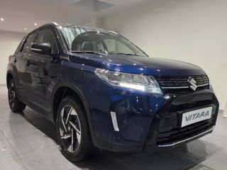 78000 : Hyundai Versailles - SOCOHY - SUZUKI Vitara - Vitara - So'Color Sphere Blue Pearl/Black métal - Transmission intégrale - Essence/Micro-Hybride