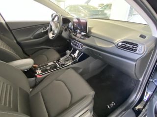 59640 : Hyundai Dunkerque - Europ&#039;Auto - HYUNDAI i30 - i30 - Abyss Black métal - Traction - Essence
