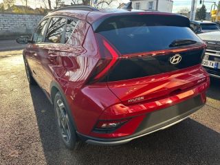 89100 : Hyundai Sens - APS - HYUNDAI Bayon - Bayon - Dragon Red Métal - Traction - Essence