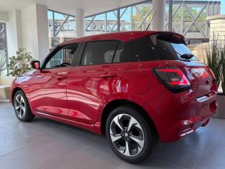 78000 : Hyundai Versailles - SOCOHY - SUZUKI Swift - Swift - Burning Red Pearl Metal - Traction - Essence/Micro-Hybride