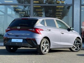 57200 : Hyundai Sarreguemines - Theobald Automobiles - HYUNDAI i20 - i20 - Vibrant Blue Métal - Traction - Essence