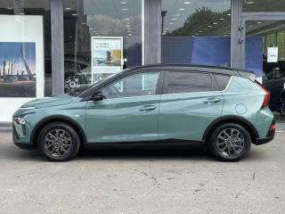 57100 : Hyundai Thionville - Théobald Automobiles - HYUNDAI Bayon - Bayon - Mangrove Green Métal/Toit/rétros Black - Traction - Essence/Micro-Hybride
