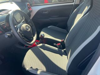 64100 : Hyundai Bayonne - Oceanic Auto - TOYOTA Aygo - Aygo -  - Traction - Essence