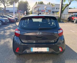84120 : Hyundai PERTUIS - SA PEDINIELLI - HYUNDAI i10 Initia - i10 III - Gris - Boîte manuelle - Essence sans plomb