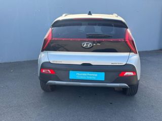 56600 : Hyundai Lorient - Auto Océane - HYUNDAI Bayon - Bayon - Sleek Silver Métal/Toit/rétros Black - Traction - Essence/Micro-Hybride