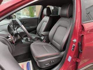 19100 : Hyundai Brive-la-Gaillarde - Garage Pouget - HYUNDAI Kona - Kona - Pulse Red avec toit Phantom Black - Traction - Essence