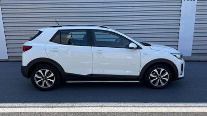 30100 : Hyundai Alès - Auto Hall - KIA STONIC Active - STONIC - Blanc - Boîte manuelle - Essence sans plomb