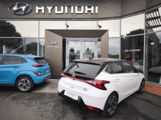 19100 : Hyundai Brive-la-Gaillarde - Garage Pouget - HYUNDAI i20 - i20 - Polar White Métal/Toit/rétros Black - Traction - Essence/Micro-Hybride
