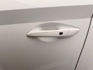 45000 : Hyundai Orléans Motors - HYUNDAI Bayon - Bayon - Atlas White Métal/Toit+rétros Black - Traction - Essence