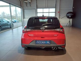 57685 : Hyundai Metz - Theobald Automobiles - HYUNDAI i20 - i20 - Dragon Red Métal/Toit/rétro Black - Traction - Essence/Micro-Hybride