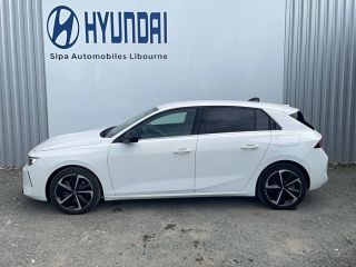 33110 : Hyundai Bordeaux Nord Le Bouscat - Sipa Automobiles - OPEL ASTRA Elegance Business - ASTRA (10/2021) - BLANC - Boîte automatique - Essence / Courant électrique