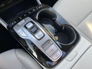 38200 : Hyundai Vienne - Groupe Central Autos - HYUNDAI TUCSON Executive - TUCSON IV - Gris - Boîte automatique - Essence / Courant électrique