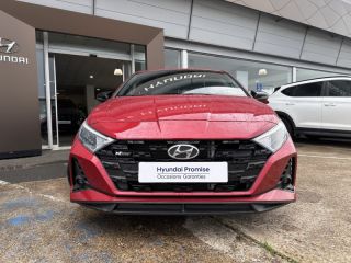 72100 : Hyundai Le Mans - GCH LE MANS - HYUNDAI i20 - i20 - Dragon Red Métal - Traction - Essence/Micro-Hybride