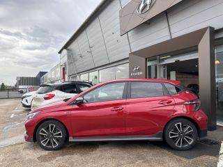 72100 : Hyundai Le Mans - GCH LE MANS - HYUNDAI i20 - i20 - Dragon Red Métal - Traction - Essence/Micro-Hybride
